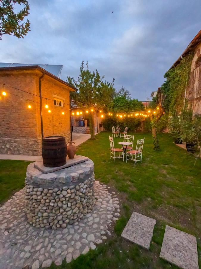 Intown Guesthouse Shkodër Exterior foto