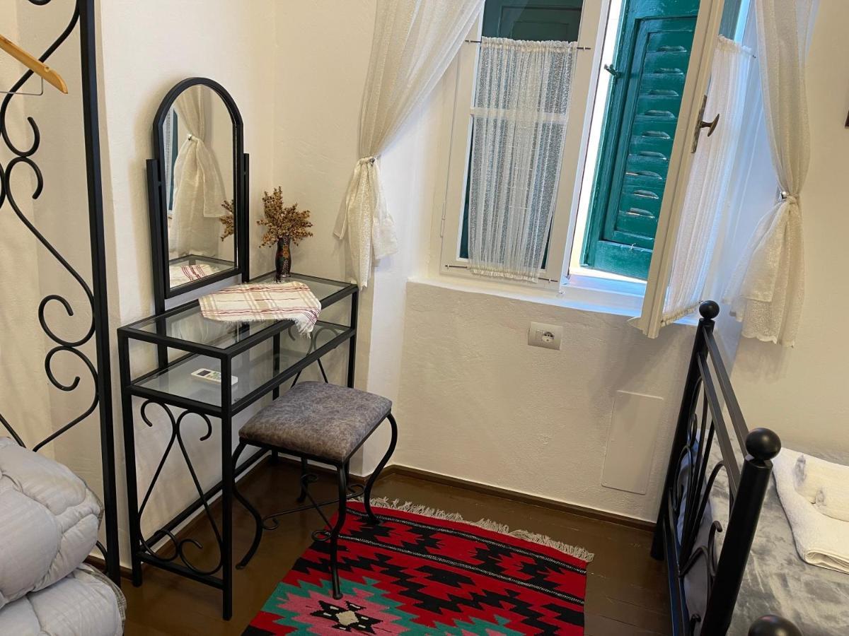 Intown Guesthouse Shkodër Exterior foto